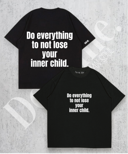 zestaw czarnych oversize koszulek z napisem inner child.png